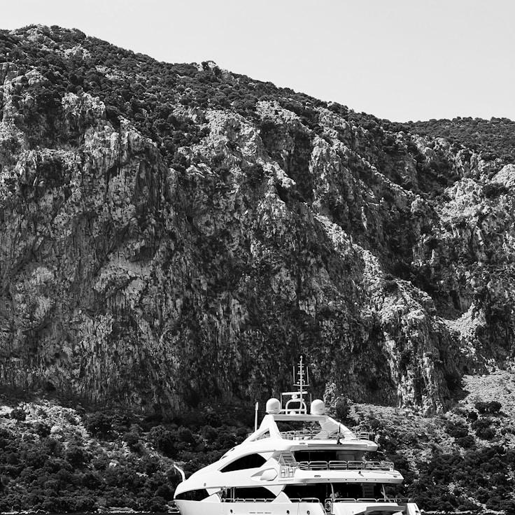 PixelGardenRaft yacht fleet
